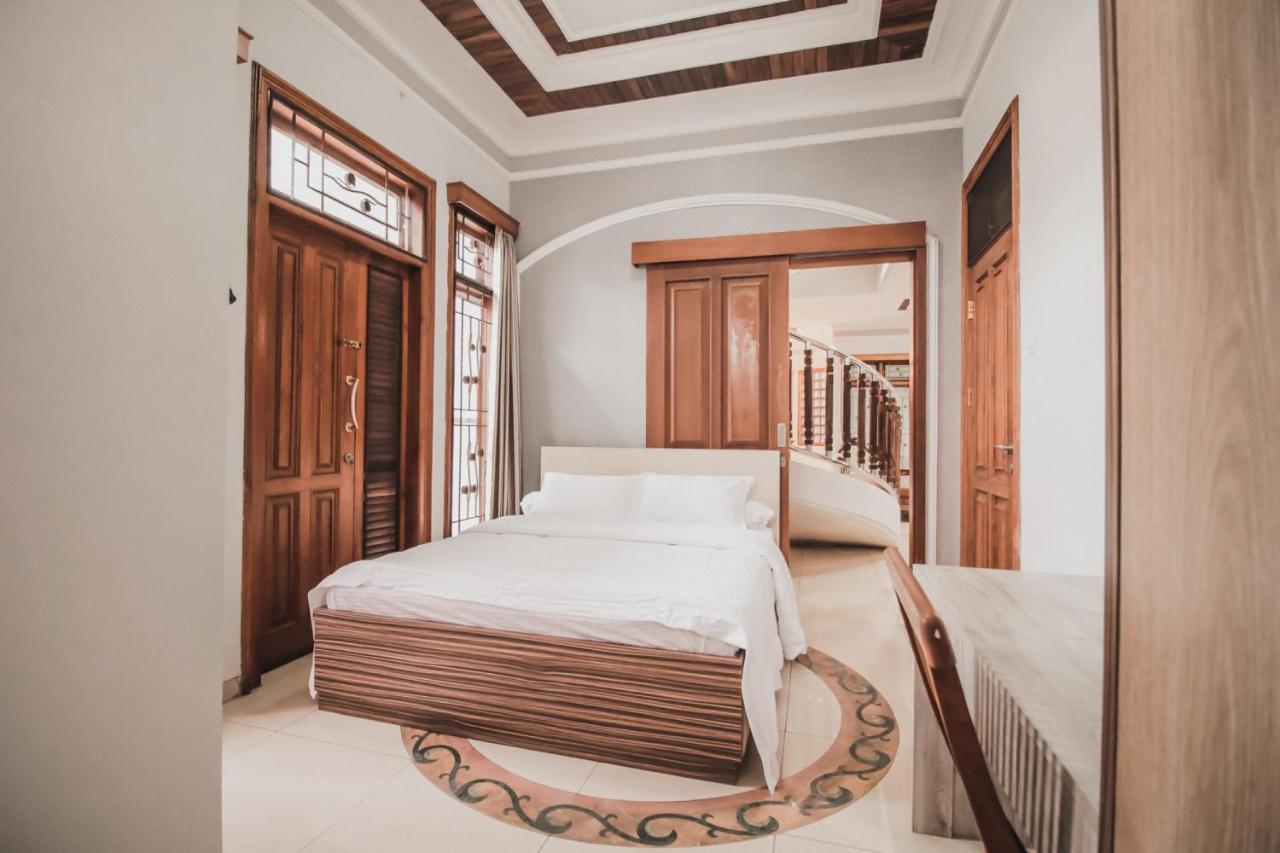 Stay Inn Pasteur Bandung, Husein Sastranegara Airport Ngoại thất bức ảnh