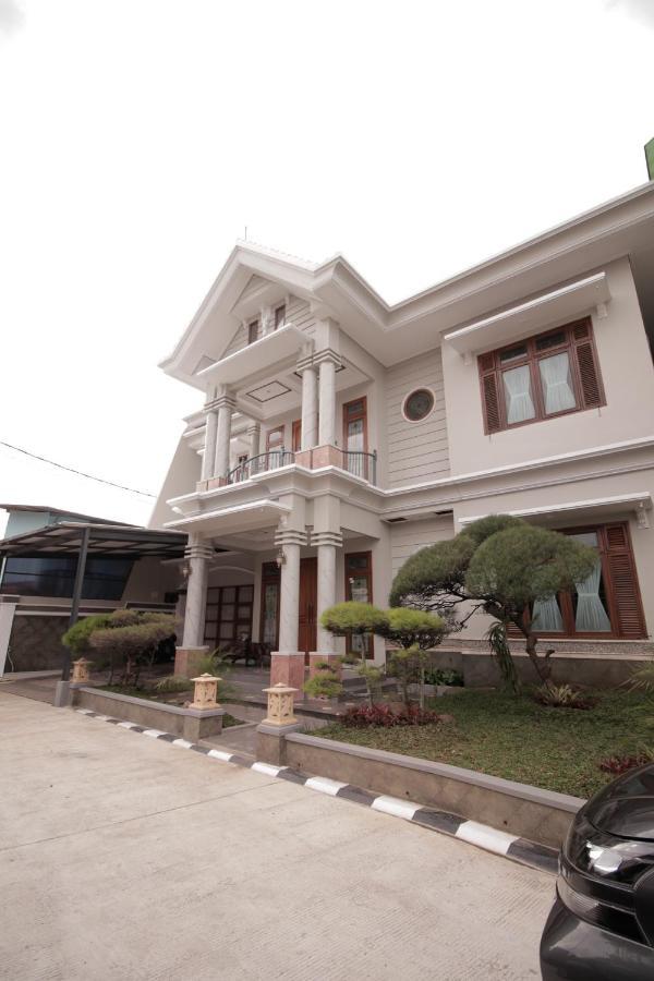 Stay Inn Pasteur Bandung, Husein Sastranegara Airport Ngoại thất bức ảnh